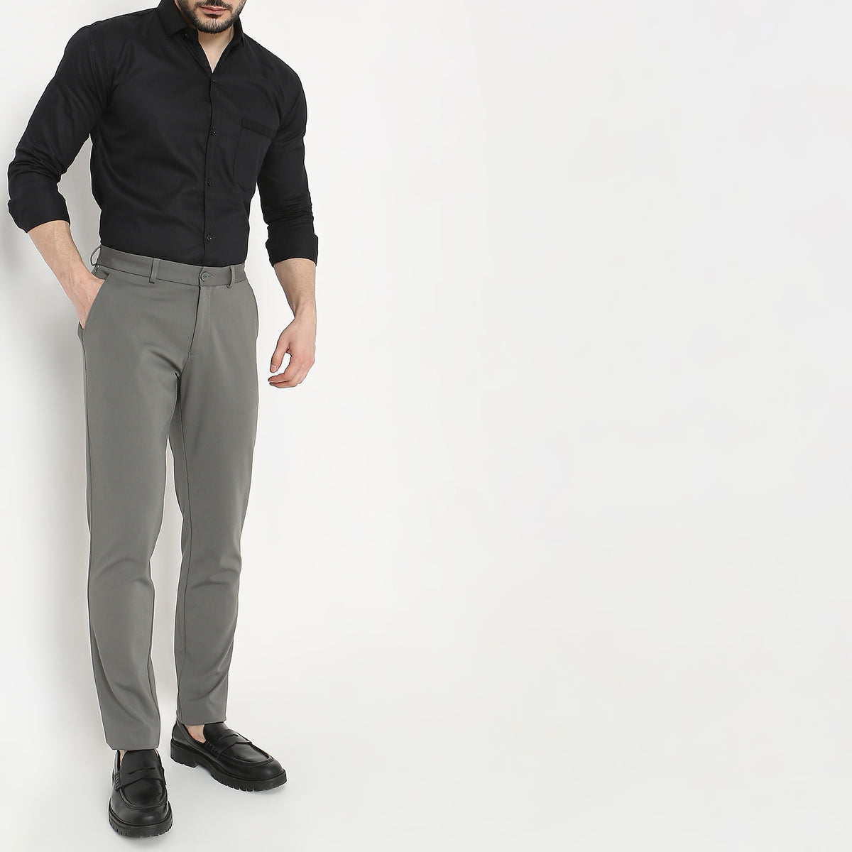 Regular Fit Solid Mid Rise Chinos