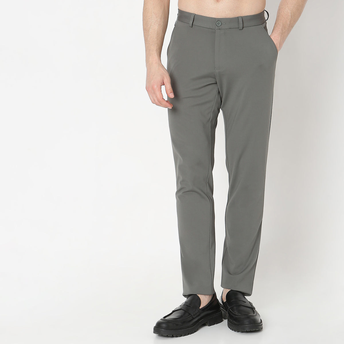 Regular Fit Solid Mid Rise Chinos