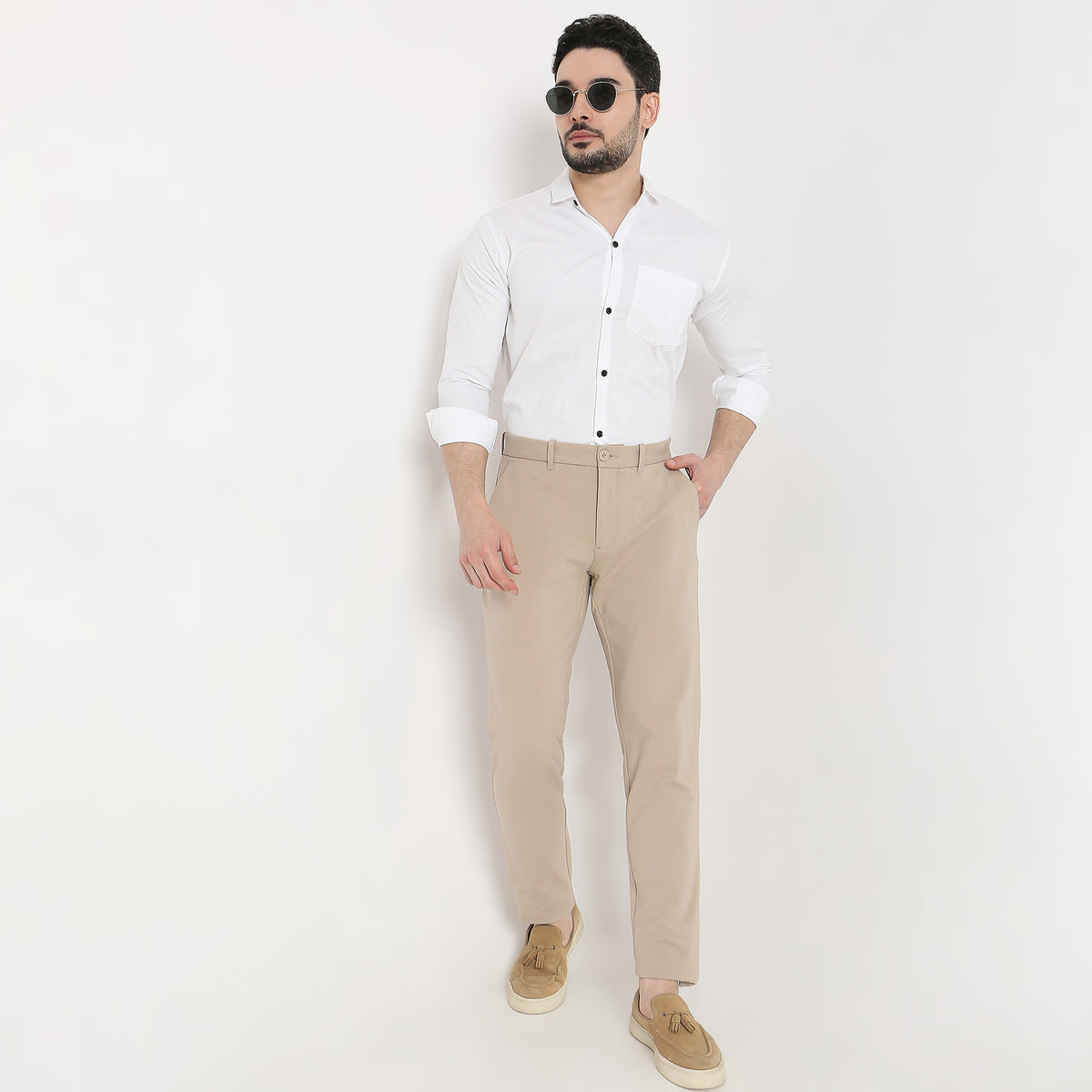 Regular Fit Solid Mid Rise Chinos