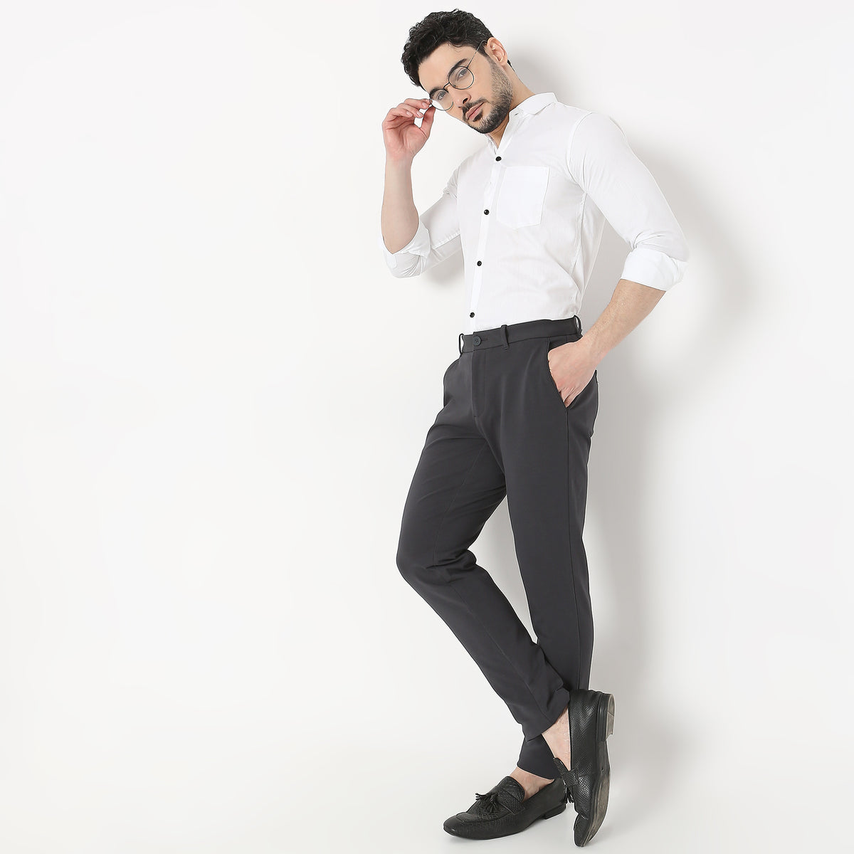 Regular Fit Solid Mid Rise Chinos