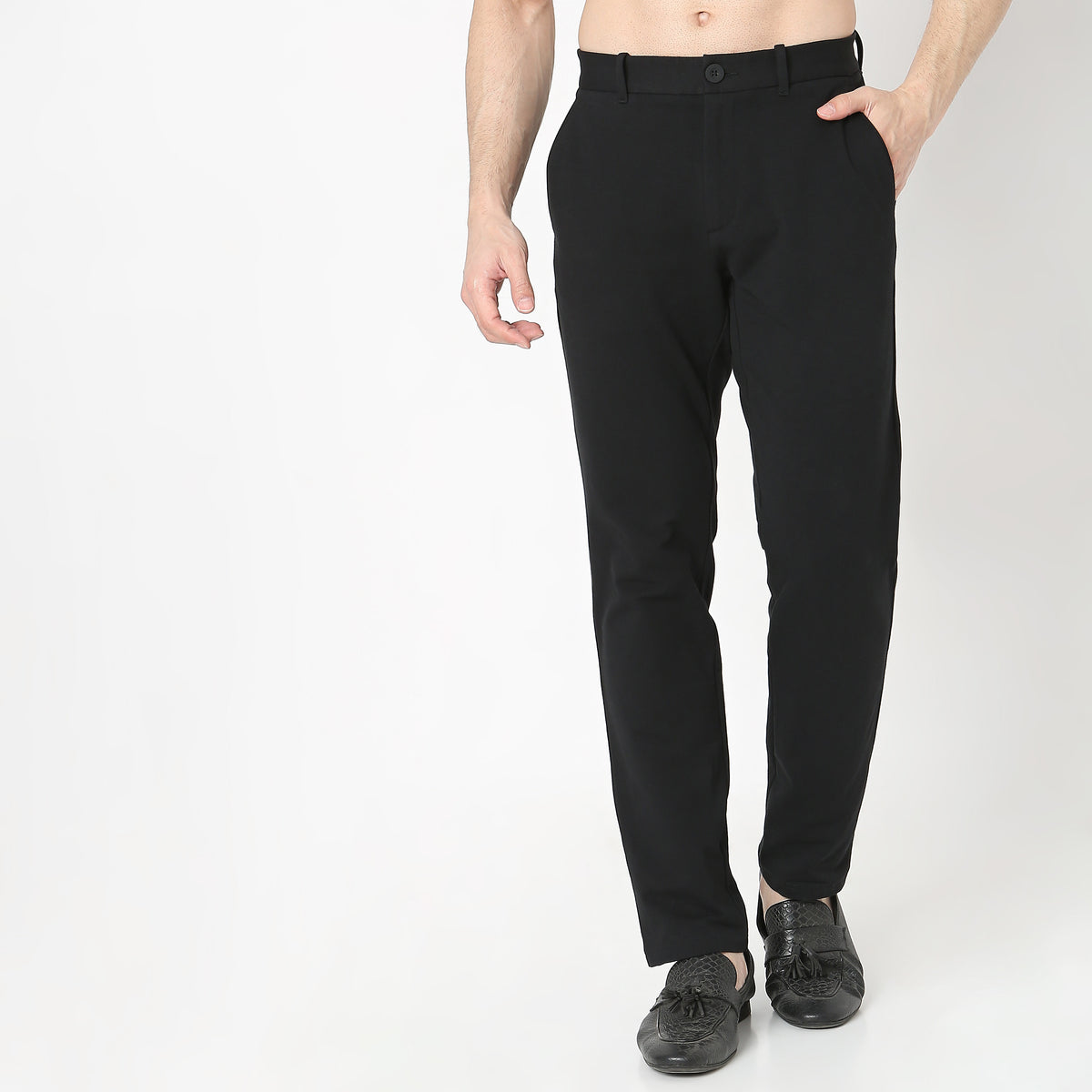 Regular Fit Solid Mid Rise Chinos