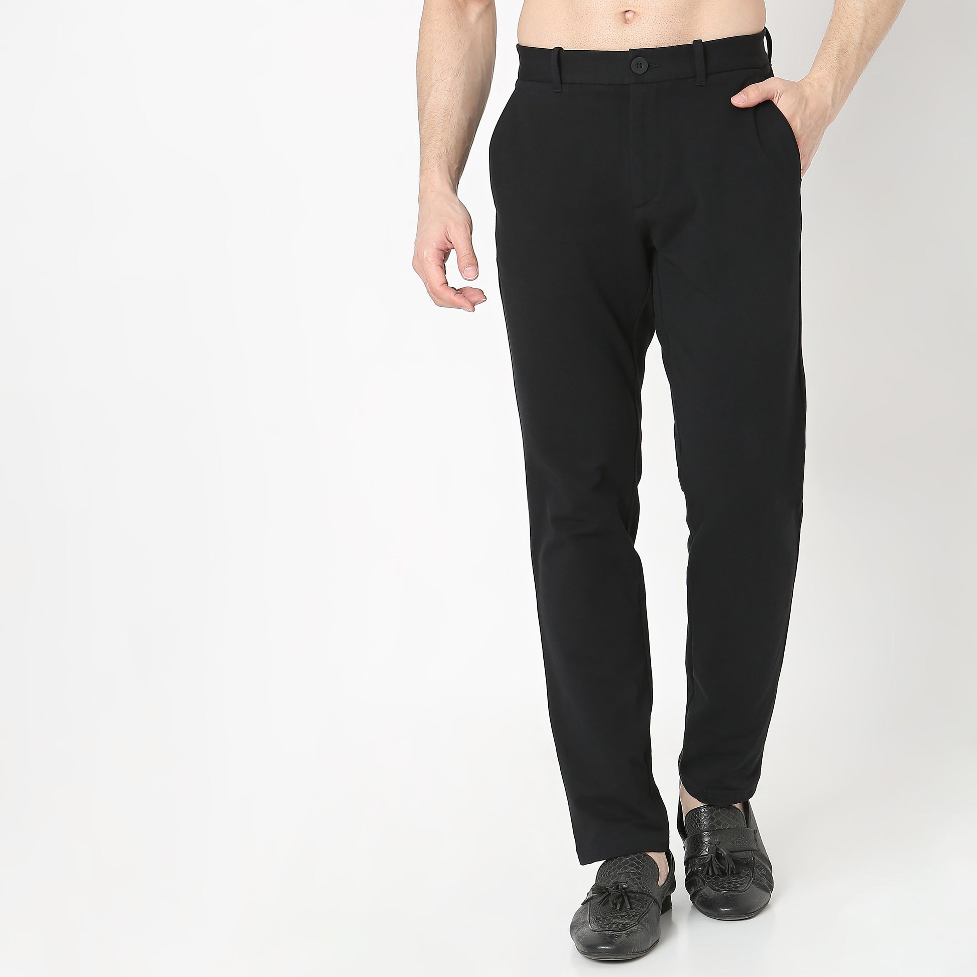 Regular Fit Solid Mid Rise Chinos
