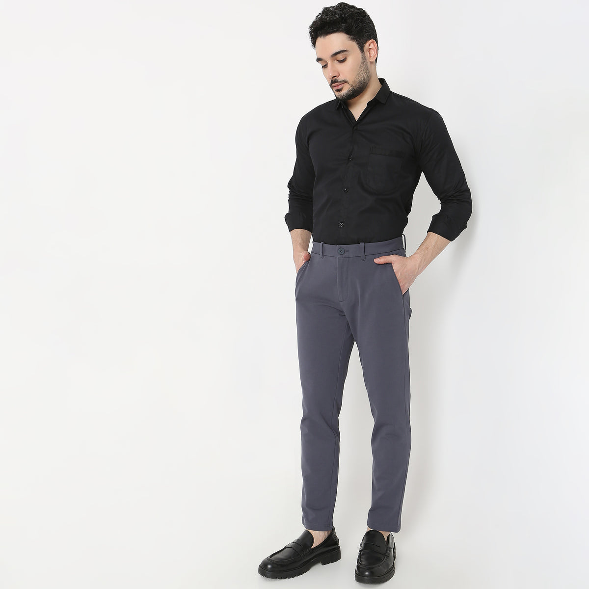 Skinny Fit Solid Mid Rise Chinos