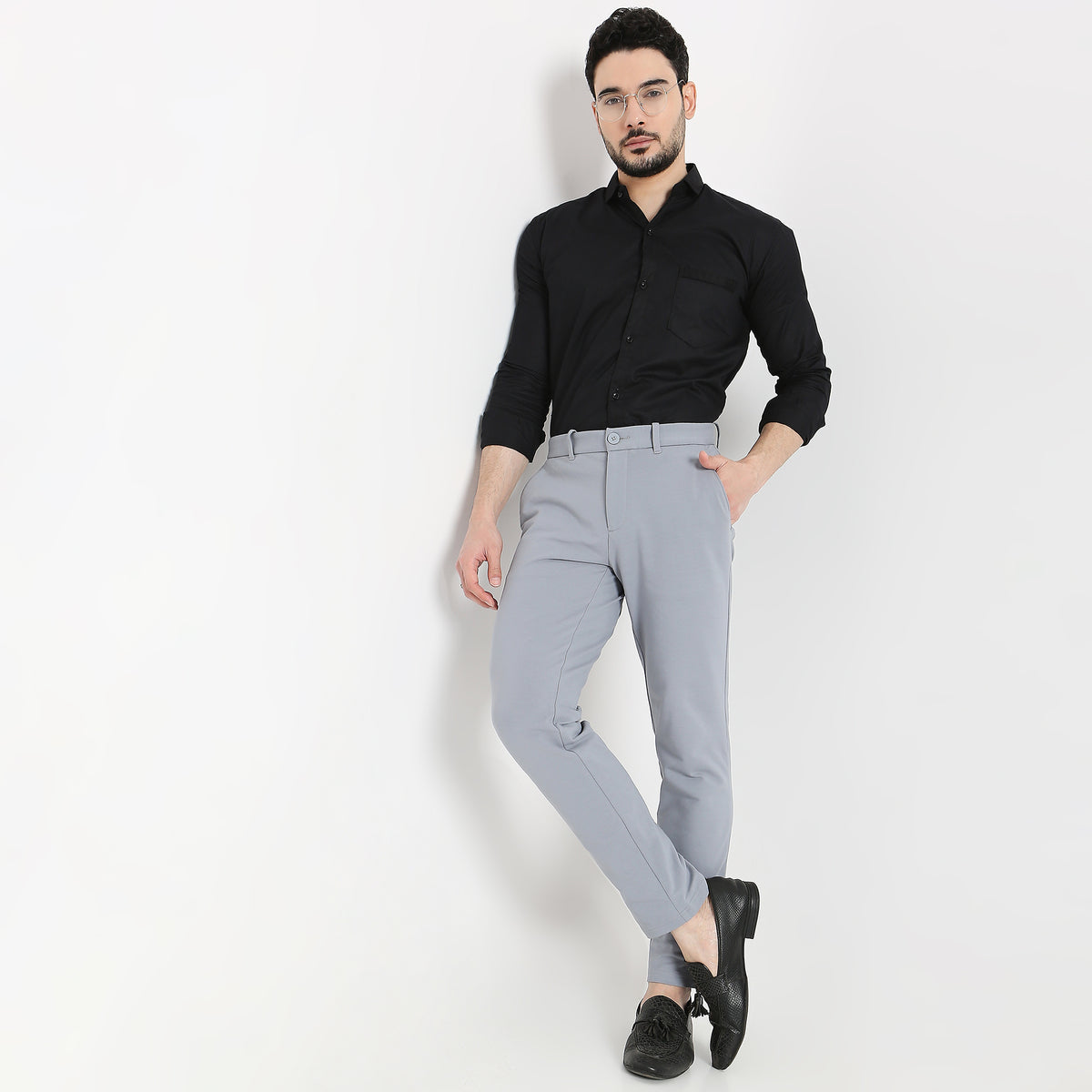 Skinny Fit Solid Mid Rise Chinos