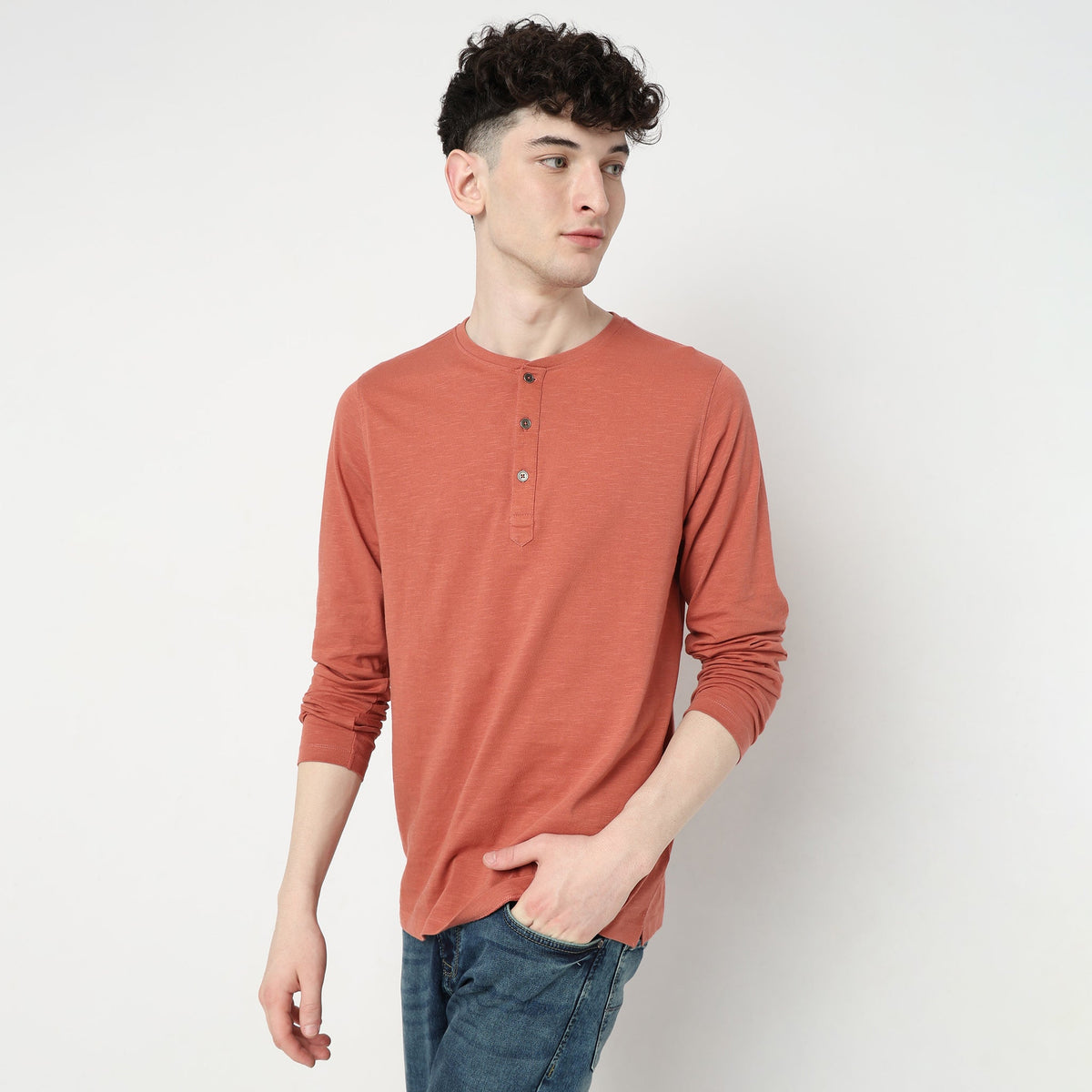 Men Wearing Regular Fit Solid T-Shirt