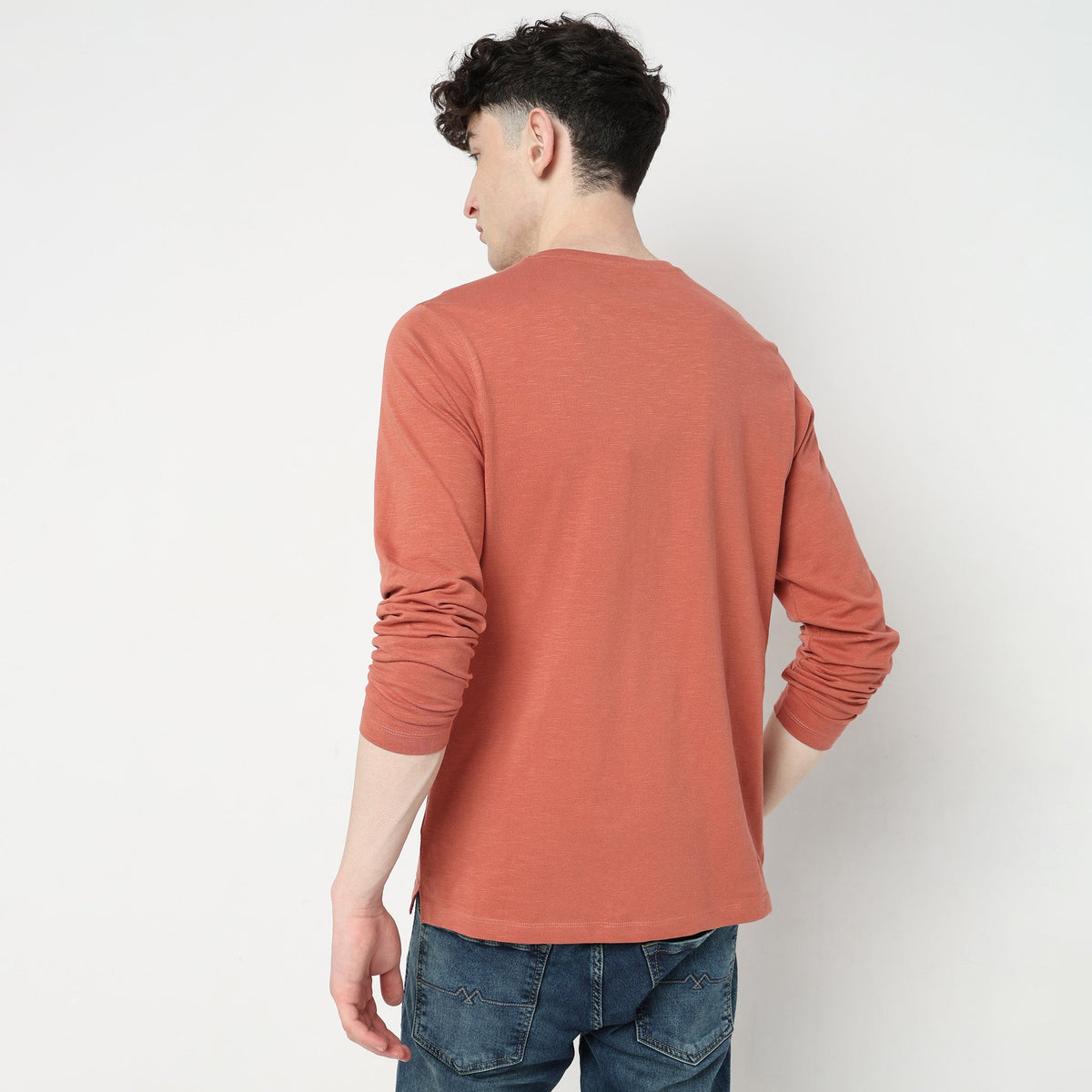 Men Wearing Regular Fit Solid T-Shirt