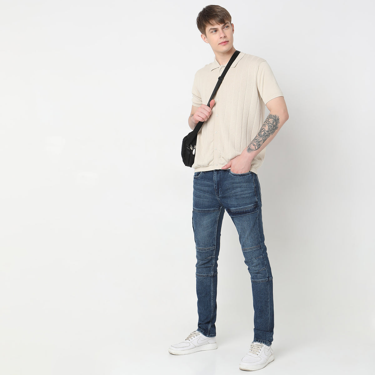 Slim Fit Solid Mid Rise Jeans