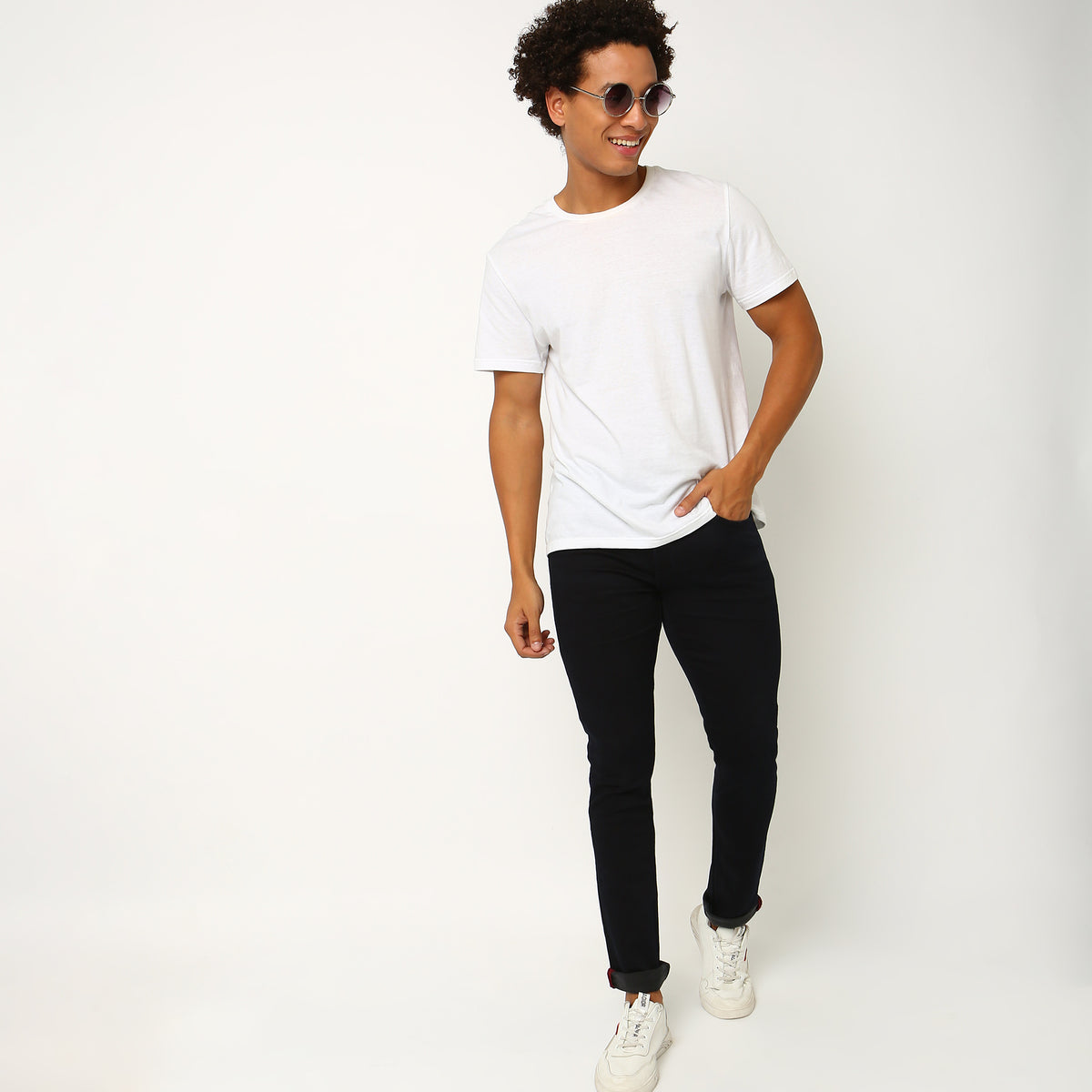 Straight Fit Solid Mid Rise Jeans