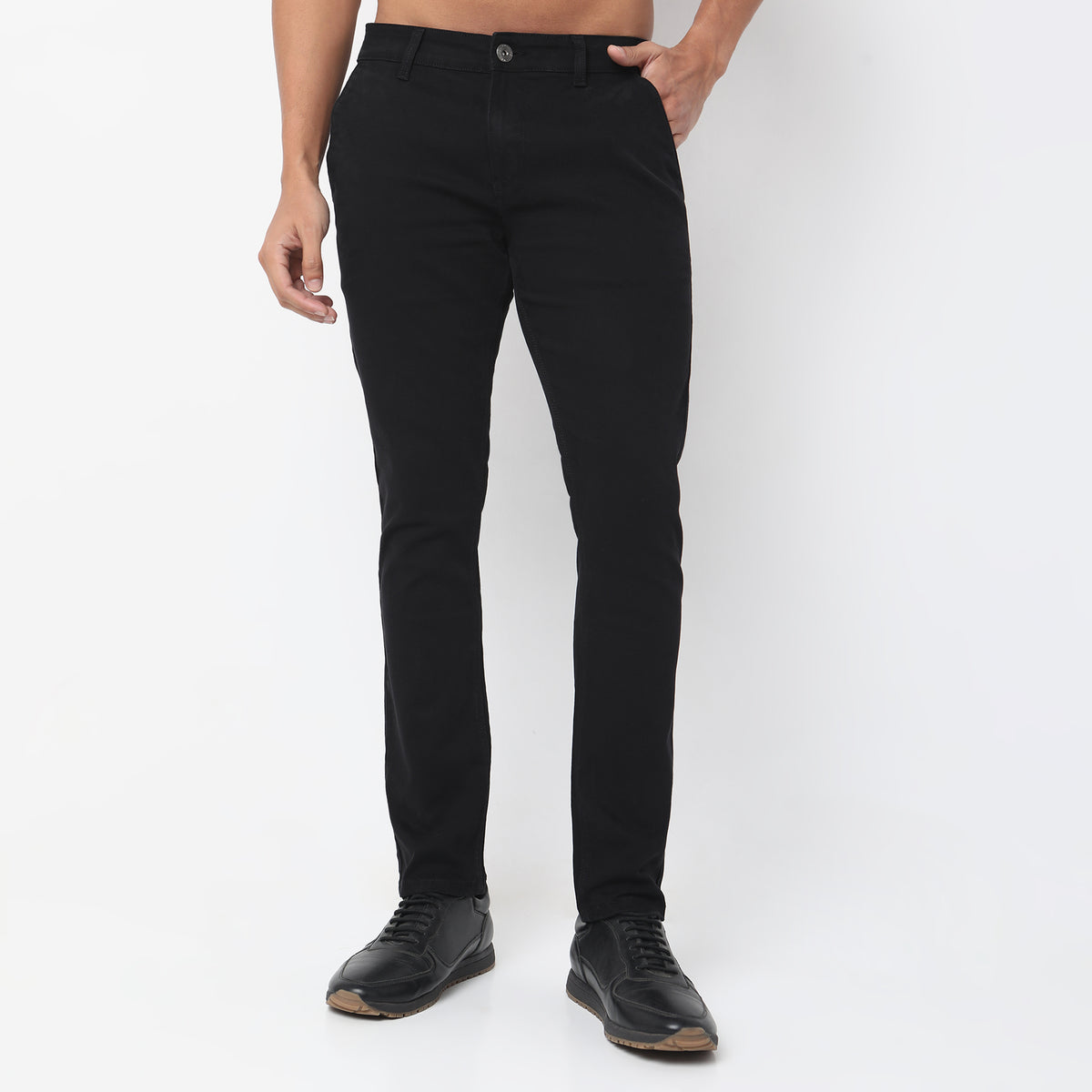 Straight Fit Solid Mid Rise Jeans