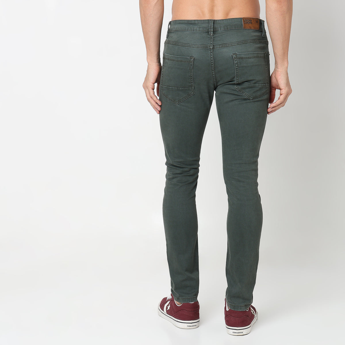 Straight Fit Solid Mid Rise Jeans