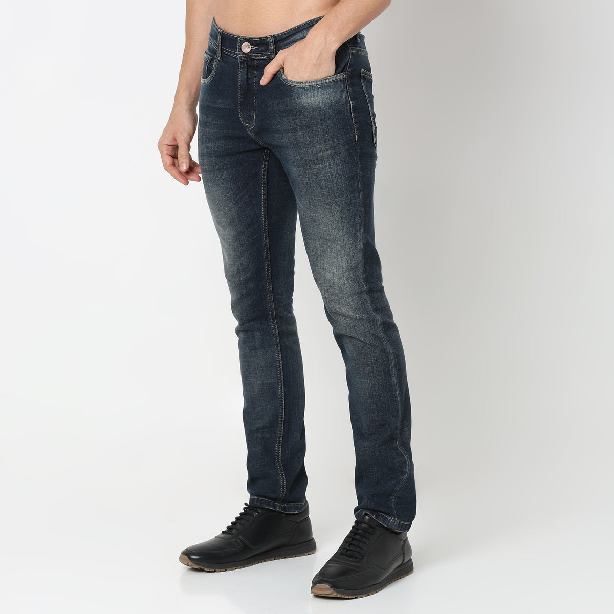 Straight Fit Solid Mid Rise Jeans