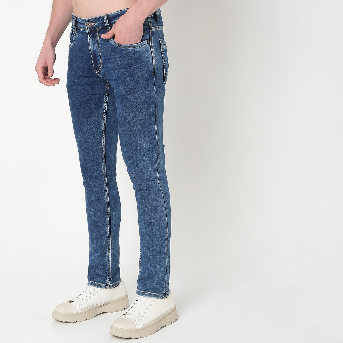 Straight Fit Solid Mid Rise Jeans