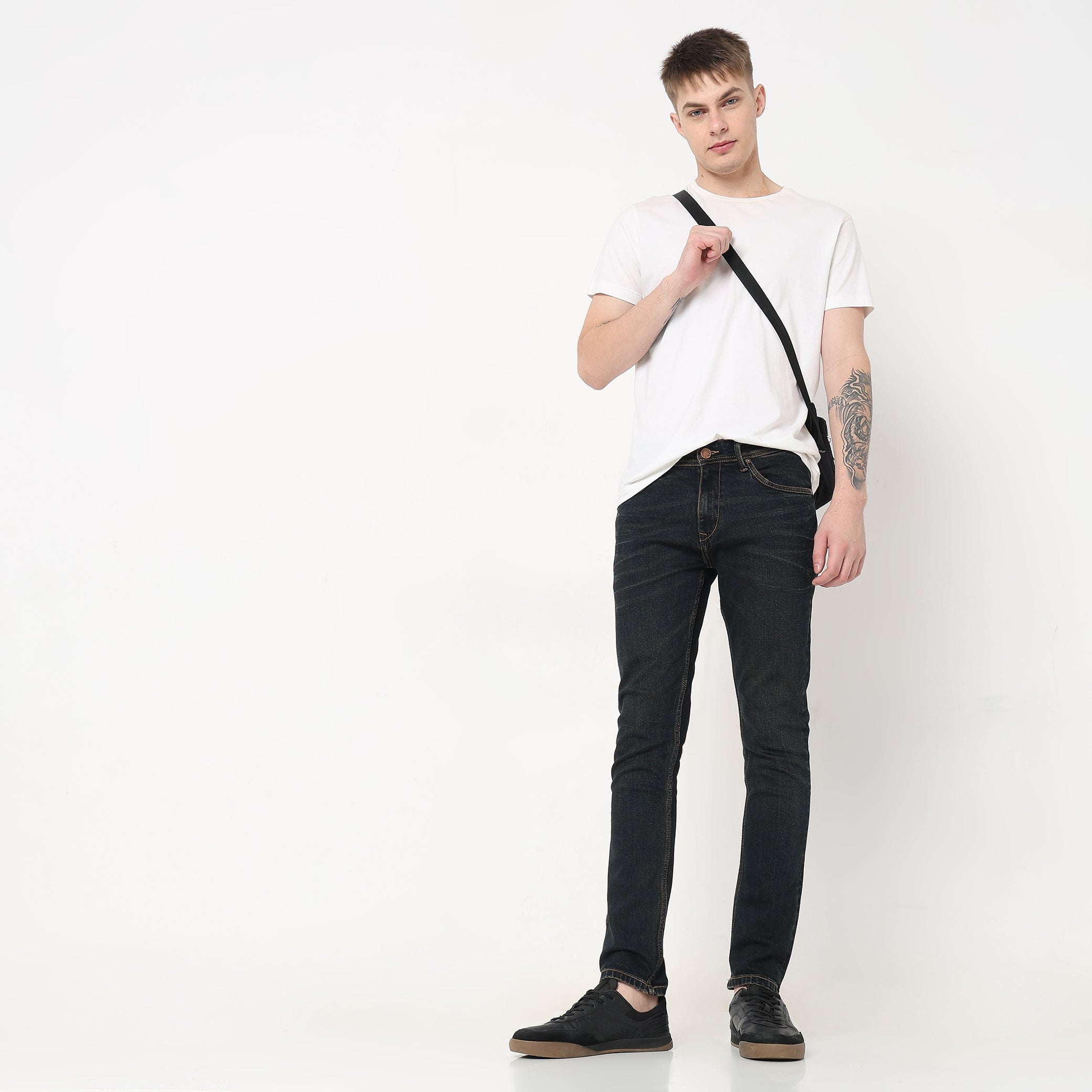 Slim Fit Solid Mid Rise Jeans