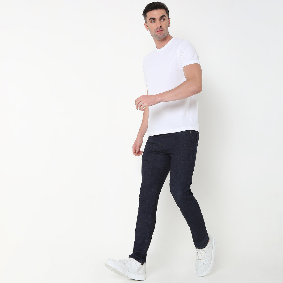 Slim Fit Solid Mid Rise Jeans