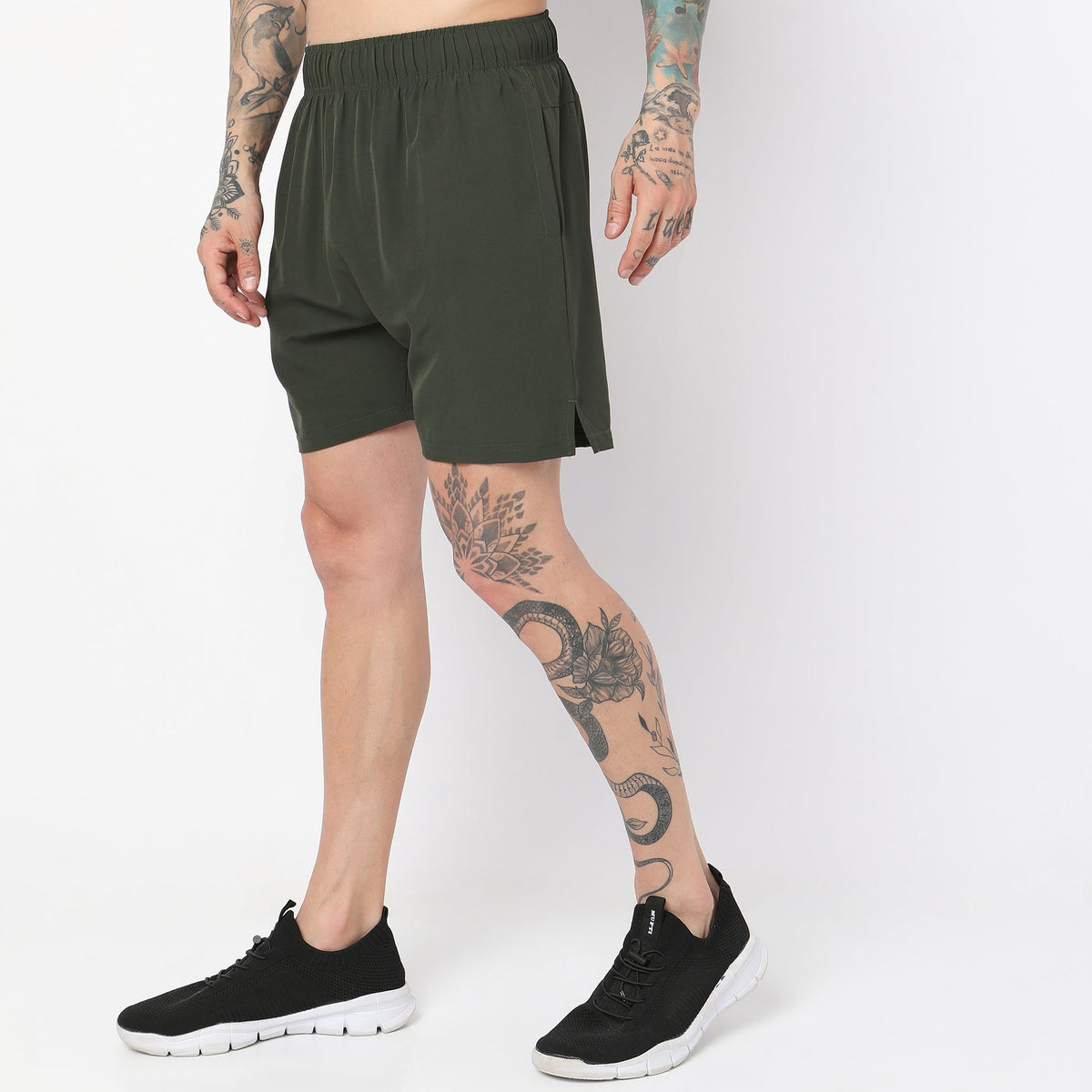 Regular Fit Solid Mid Rise Shorts