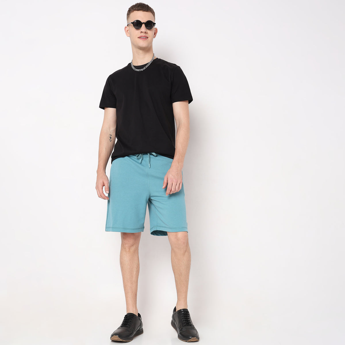 Regular Fit Solid Mid Rise Shorts