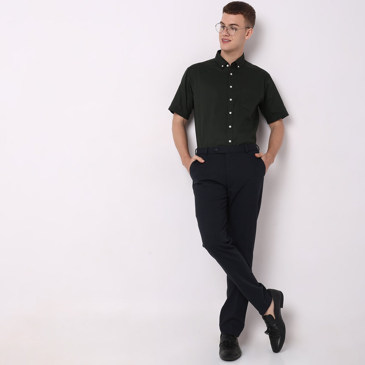 Men Wearing Regular Fit Solid Shirt