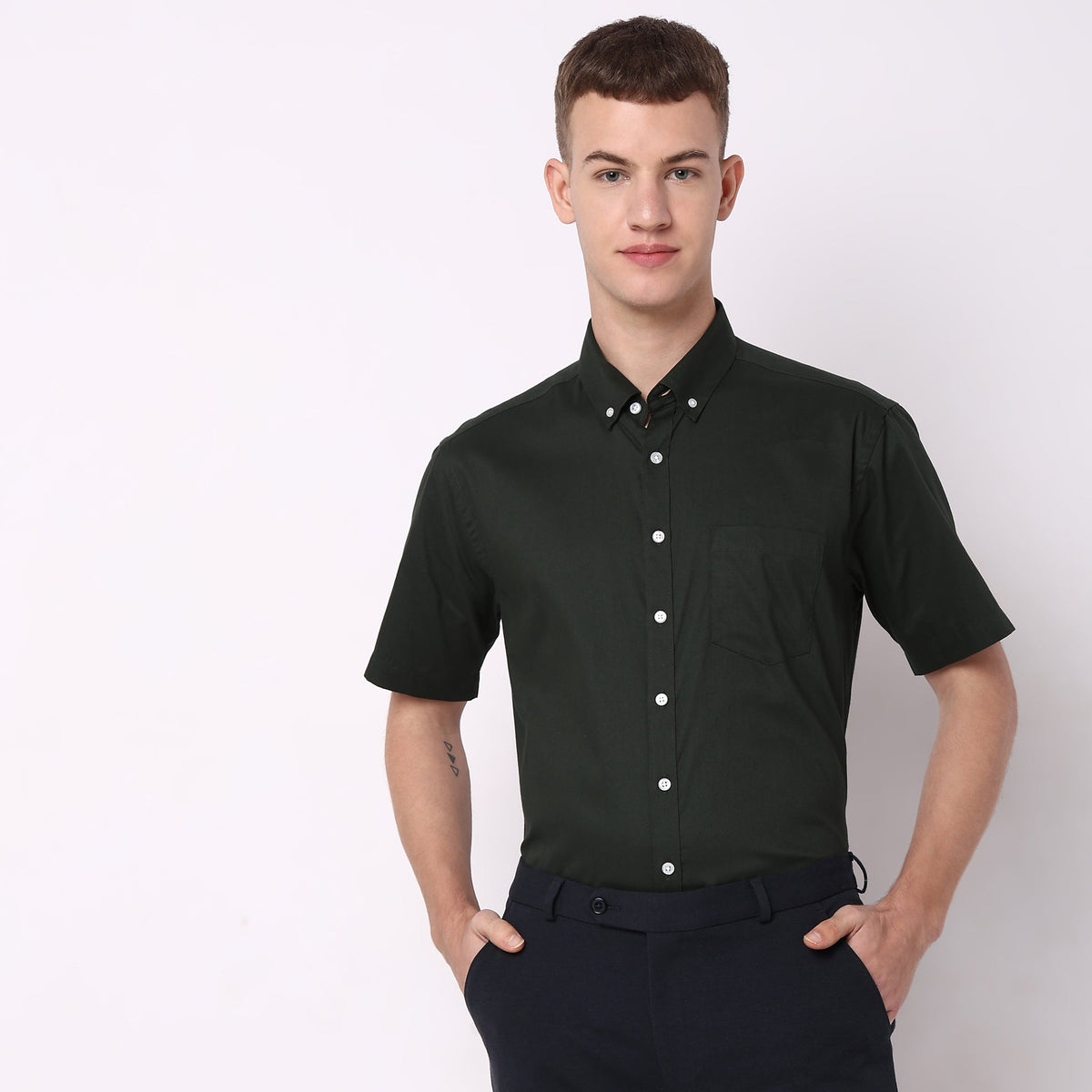 Men Wearing Regular Fit Solid Shirt