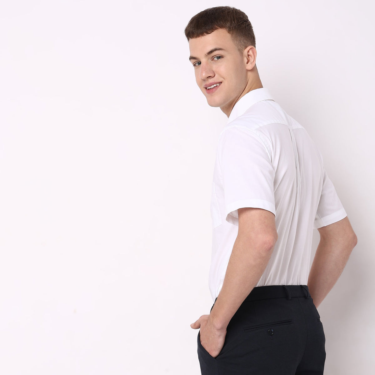 Men Wearing Regular Fit Solid Shirt