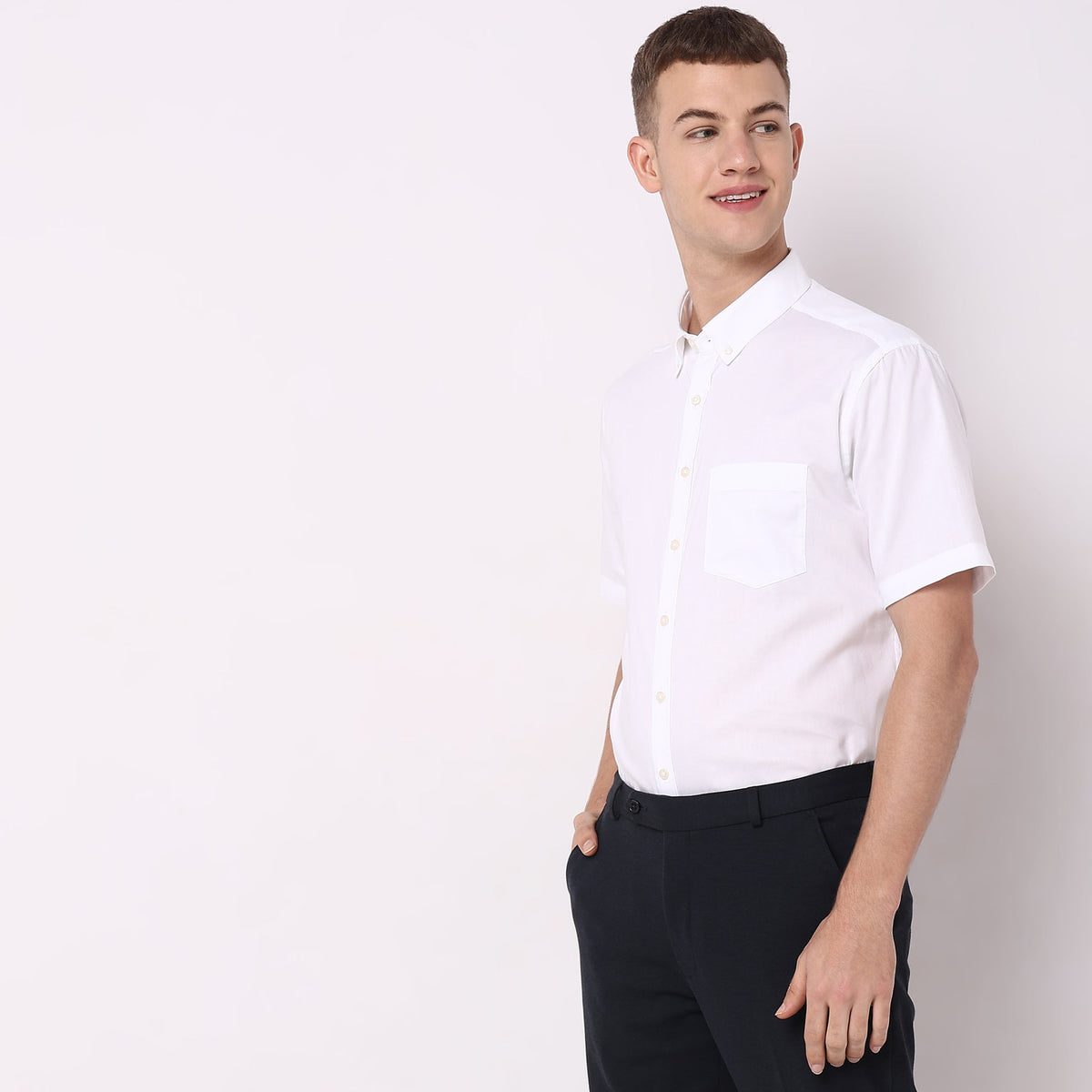 Men Wearing Regular Fit Solid Shirt