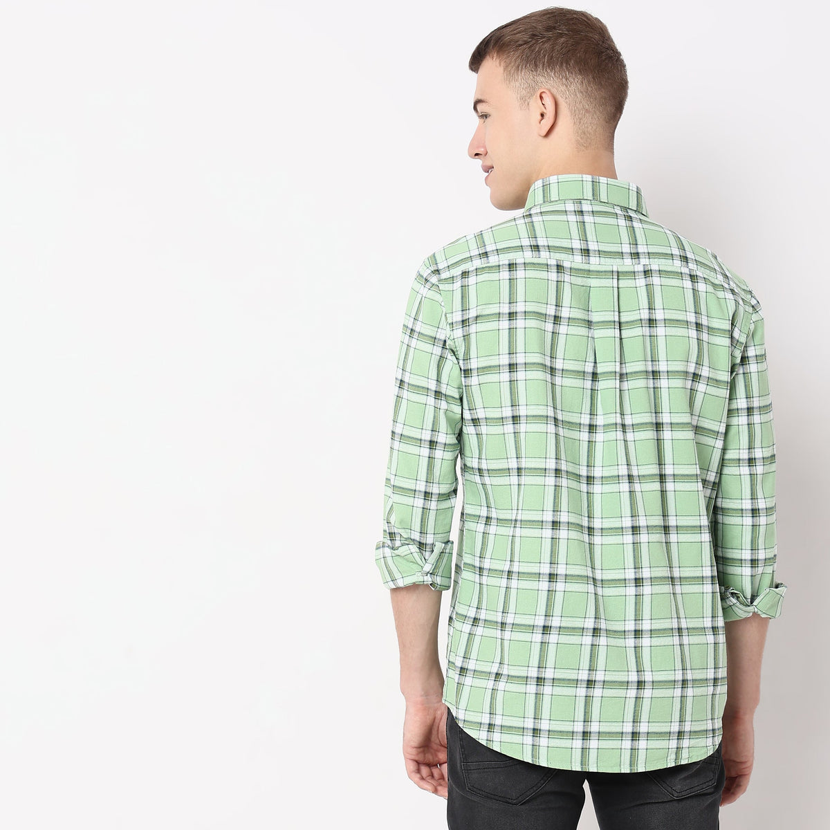 Men Wearing Slim Fit Checkered Shirt