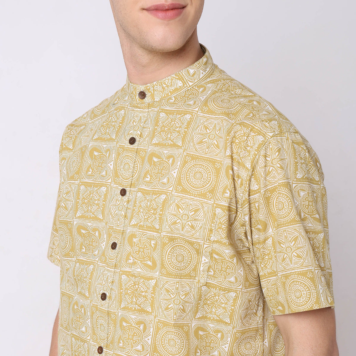 Men Wearing Regular Fit Printed Shirt