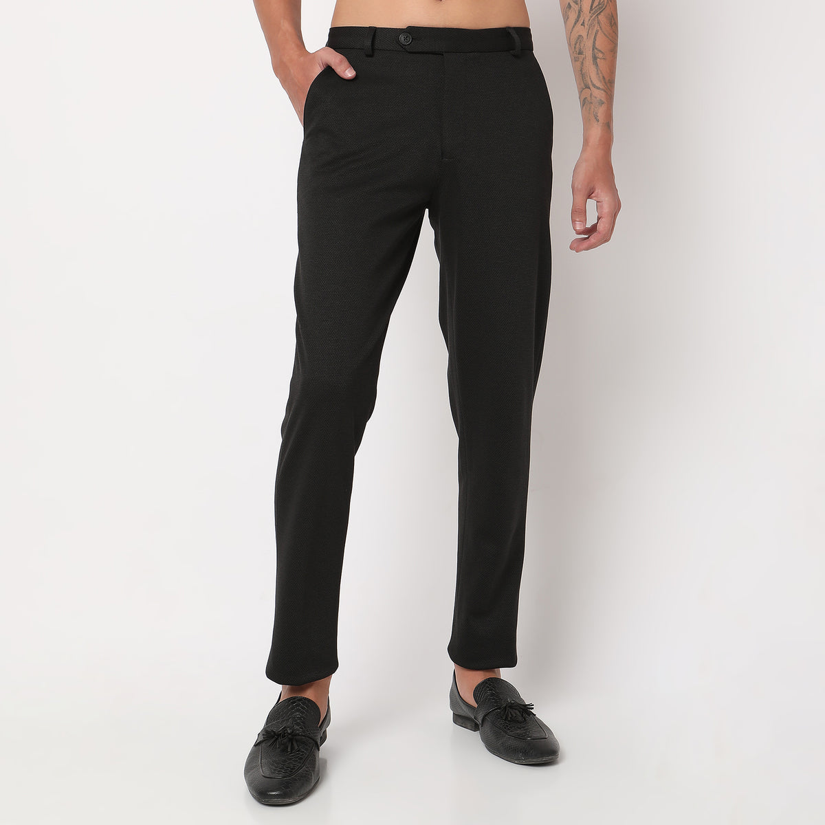 Regular Fit Solid Mid Rise Trousers