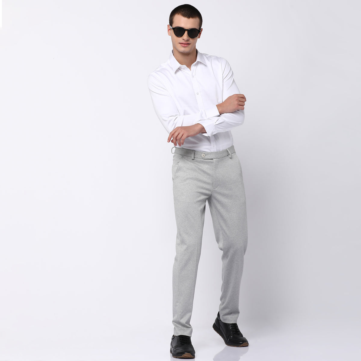 Regular Fit Solid Mid Rise Trousers