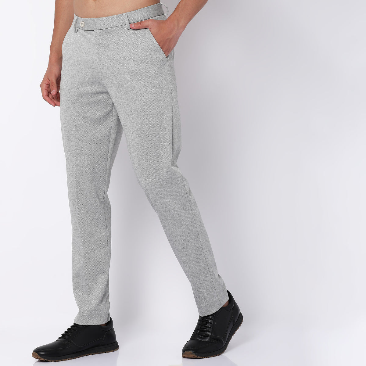 Regular Fit Solid Mid Rise Trousers