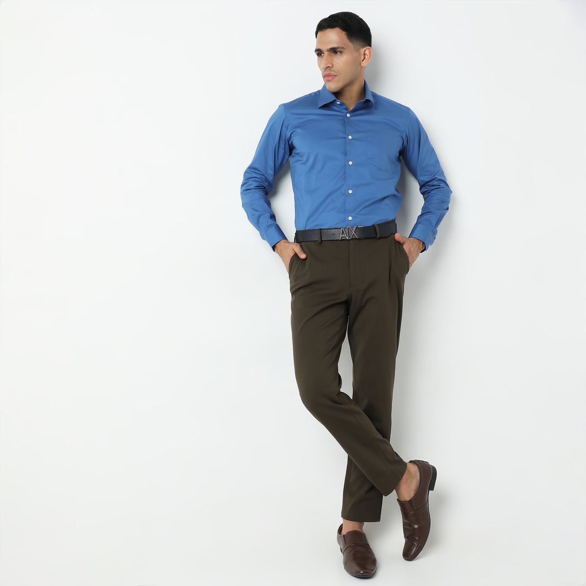 Regular Fit Solid Mid Rise Trousers