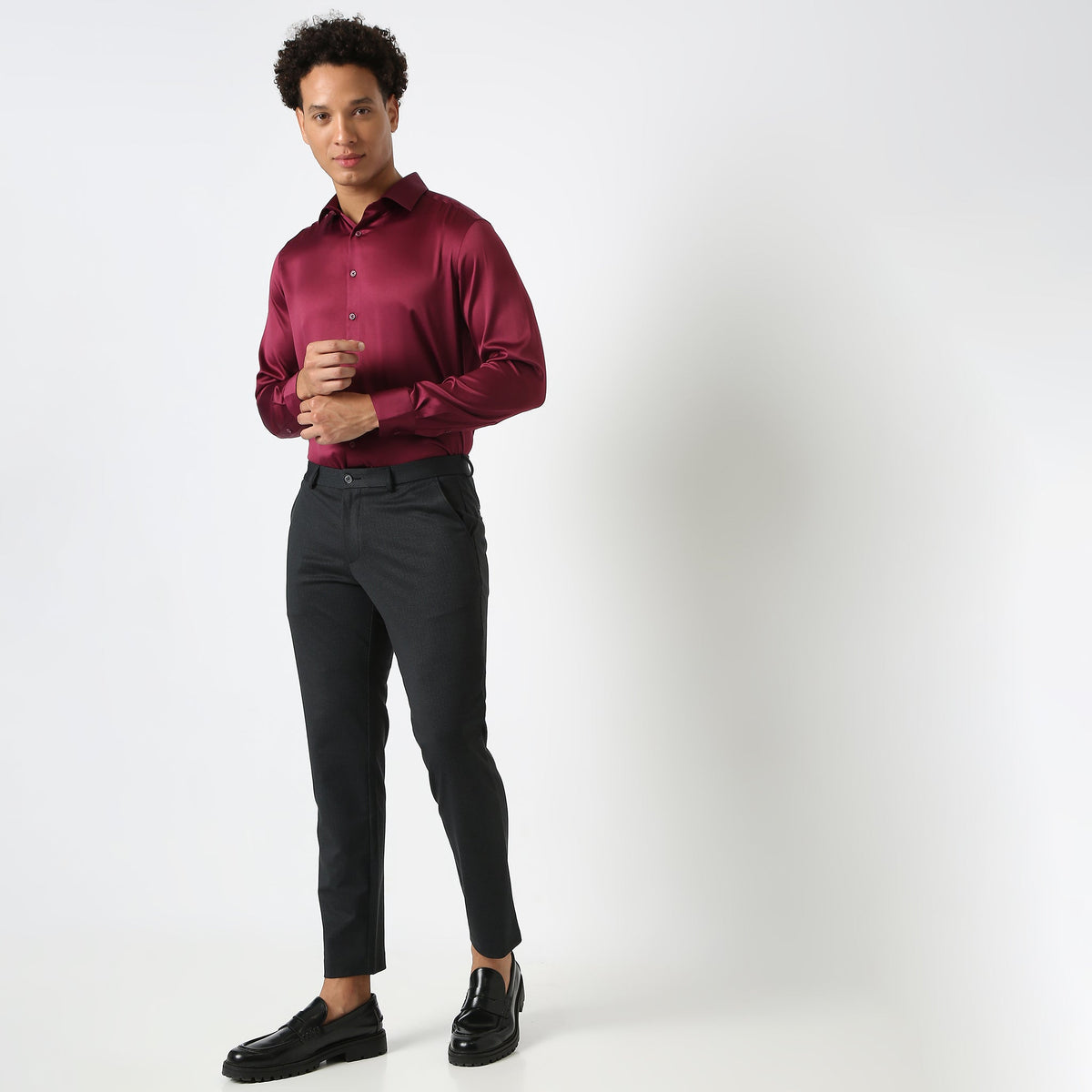 Regular Fit Solid Mid Rise Trousers