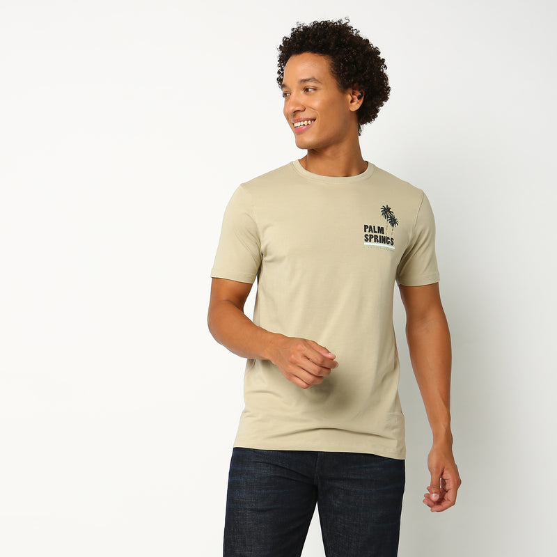 Men Wearing Regular Fit Solid T-Shirt