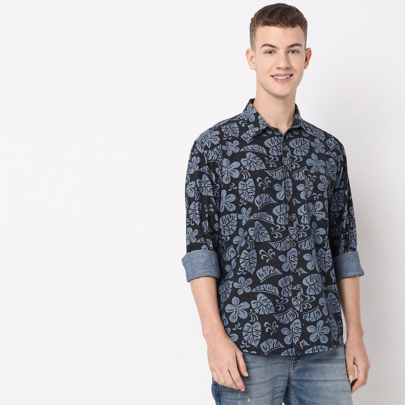 Men Wearing Regular Fit Printed Shirt