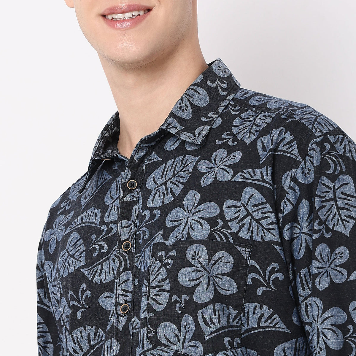 Men Wearing Regular Fit Printed Shirt