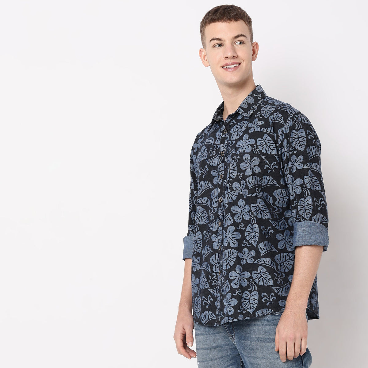 Men Wearing Regular Fit Printed Shirt