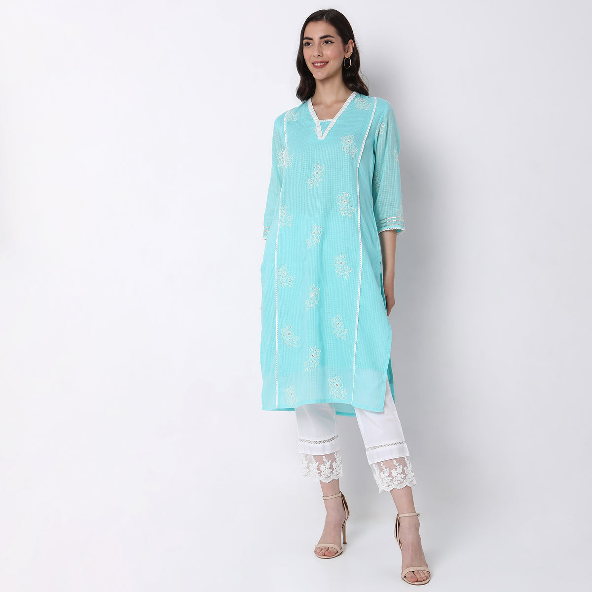 Straight Fit Embroidered Kurta