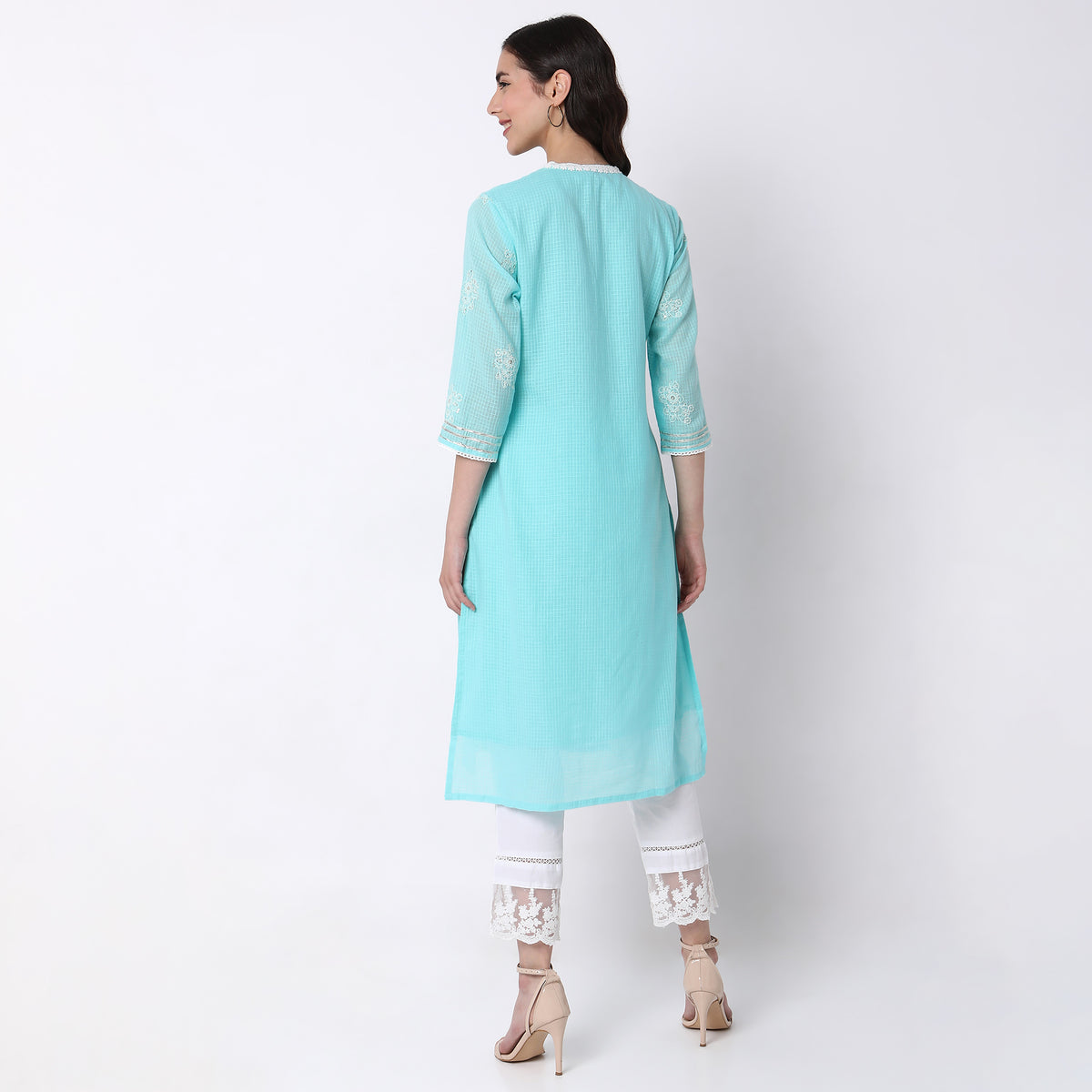 Straight Fit Embroidered Kurta