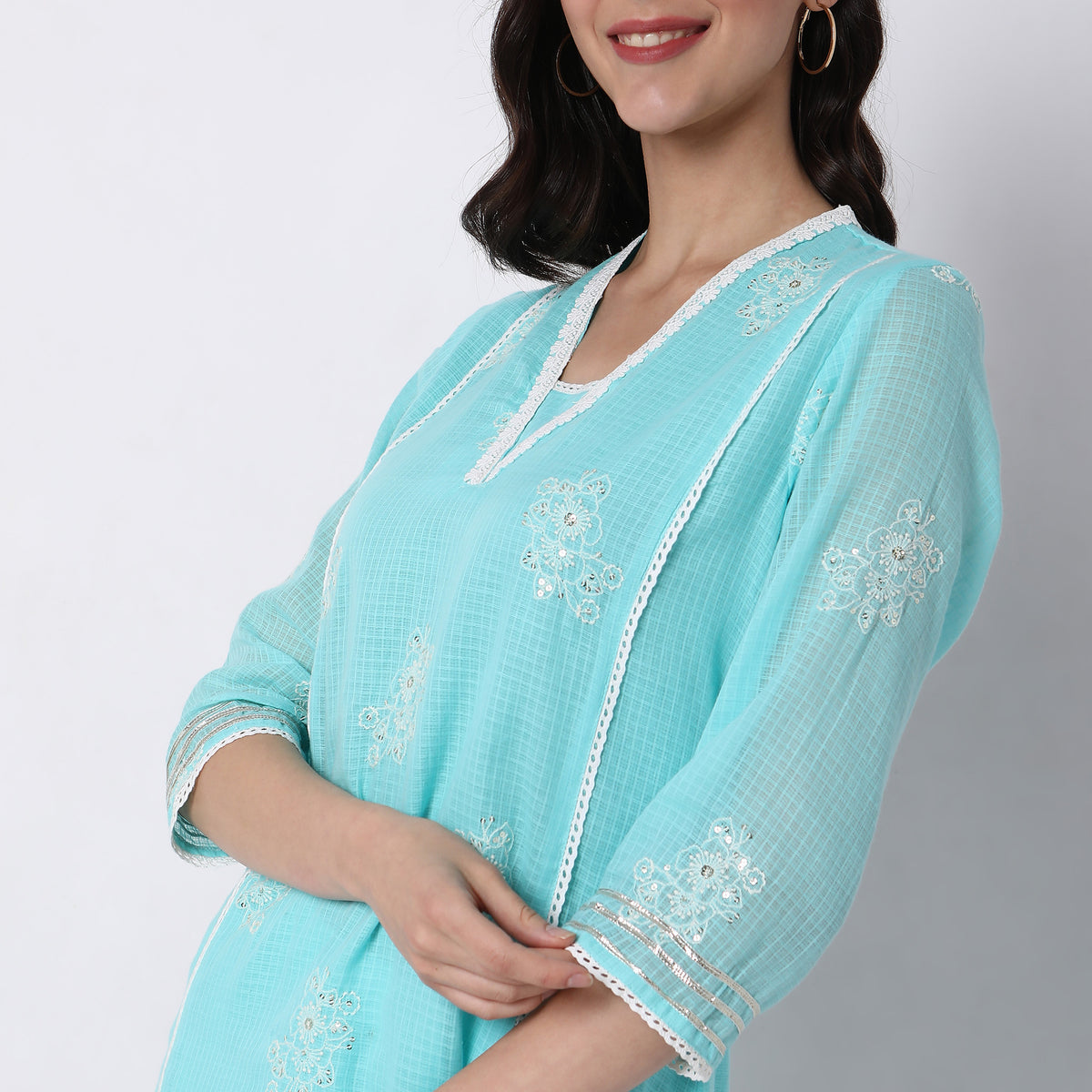 Straight Fit Embroidered Kurta