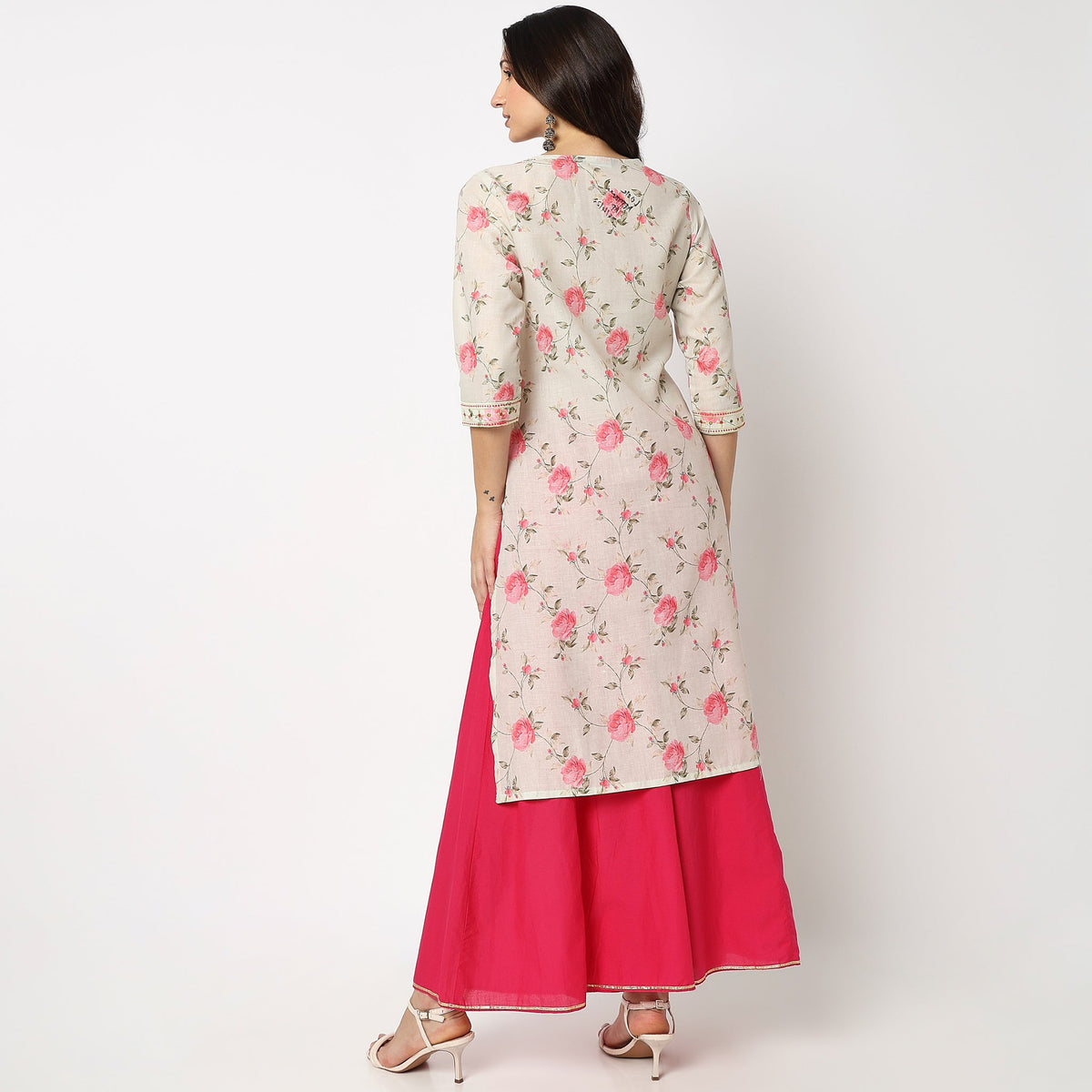 Women Wearing Straight Fit Printed Kurta