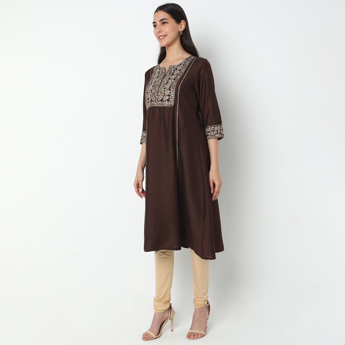 Straight Fit Embroidered Kurta