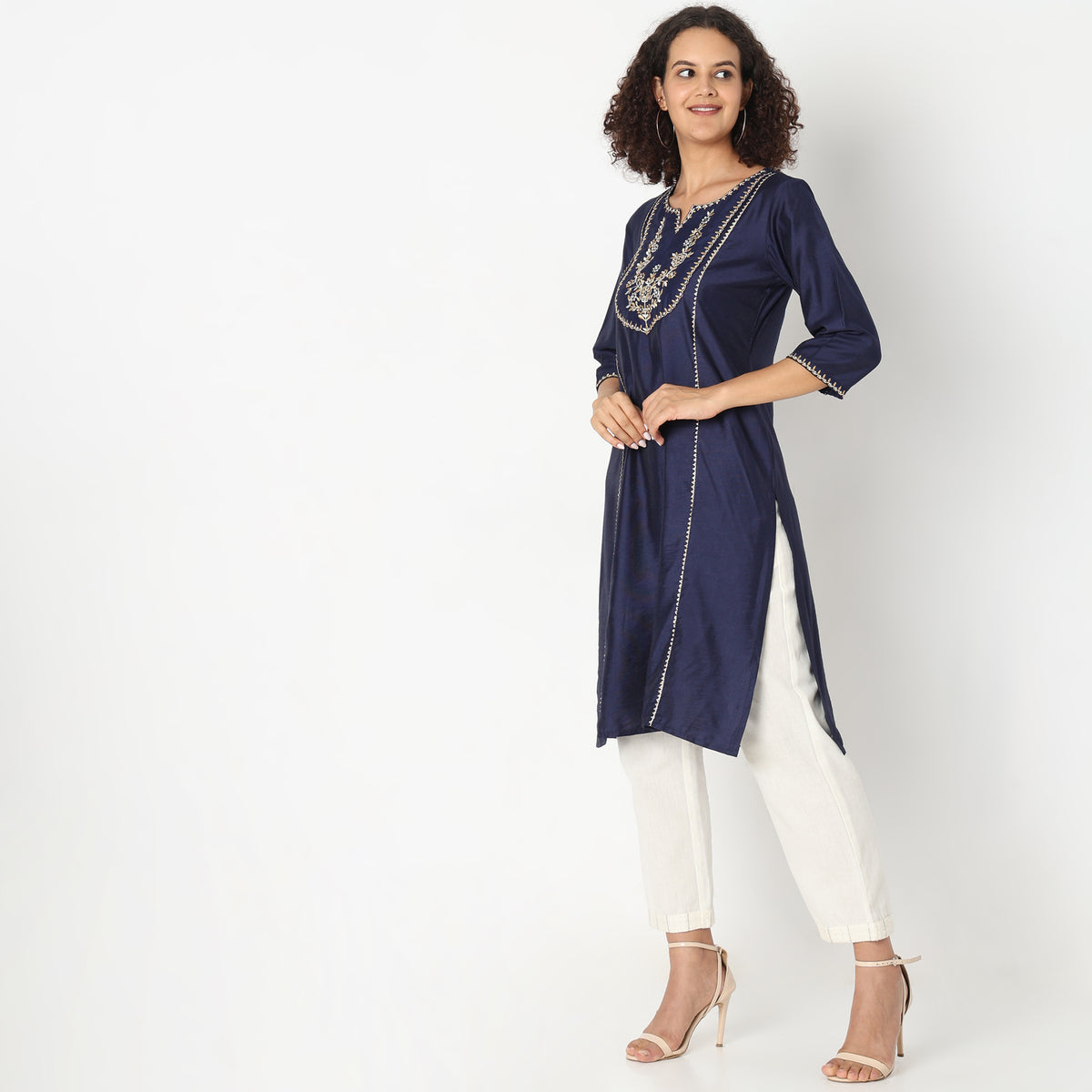 Straight Fit Embroidered Kurta