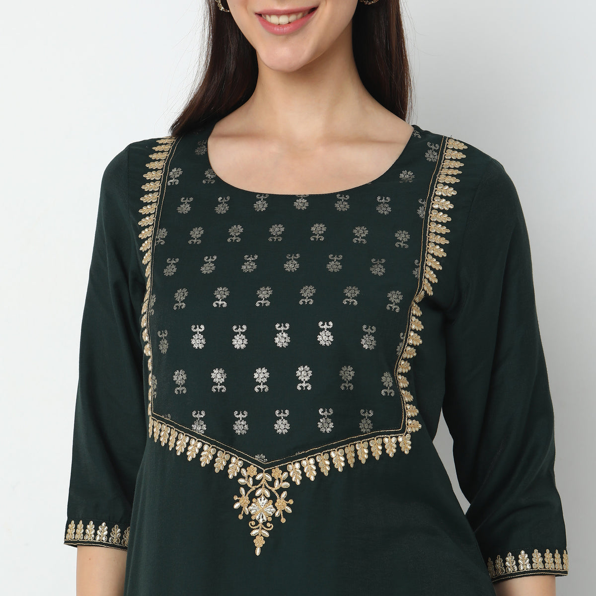 Straight Fit Embroidered Kurta