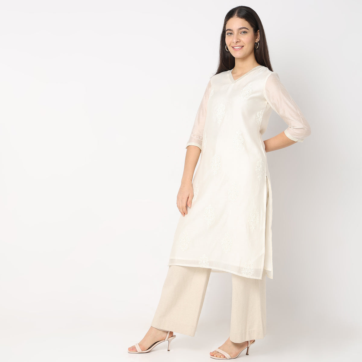 Straight Fit Embroidered Kurta