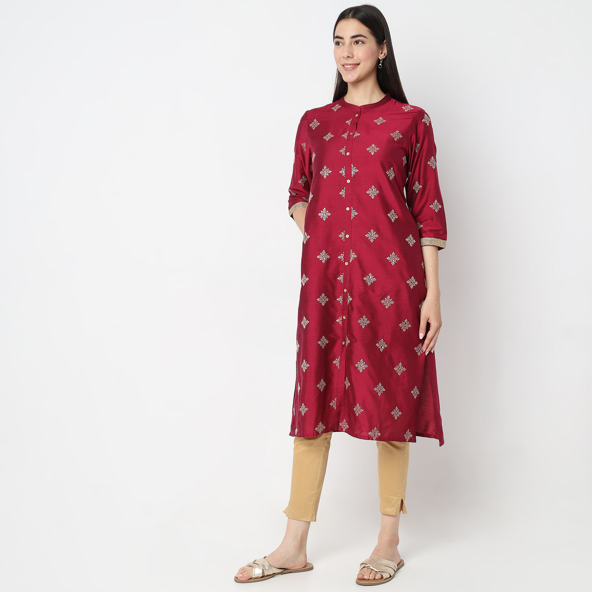 Straight Fit Embroidered Kurta