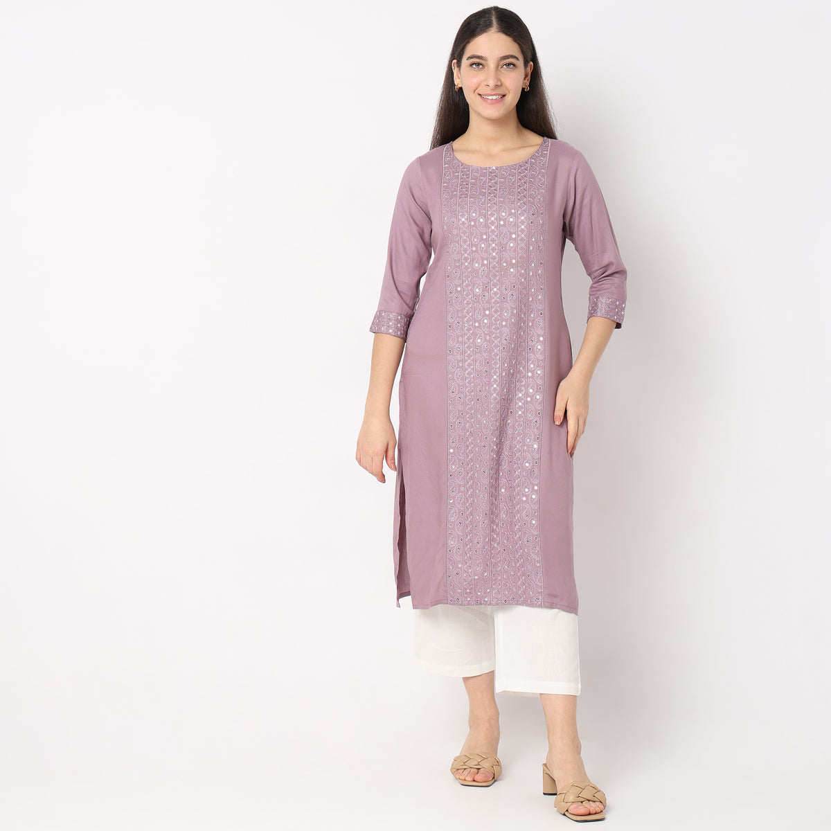 Straight Fit Embellished Kurta