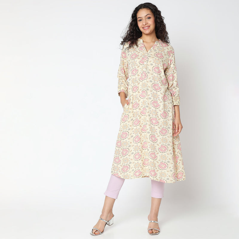 Women Wearing Straight Fit Printed Kurta