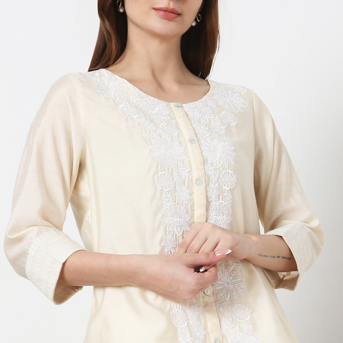 Straight Fit Embroidered Kurta