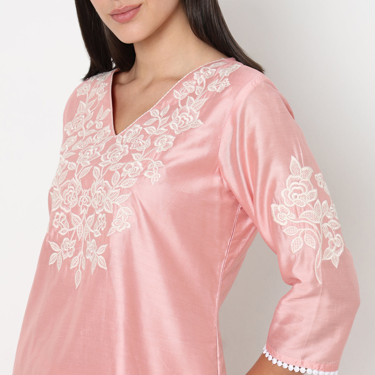 Straight Fit Embroidered Kurta