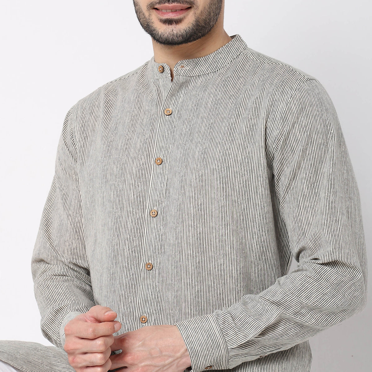 Men Wearing Regular Fit Printed Kurta