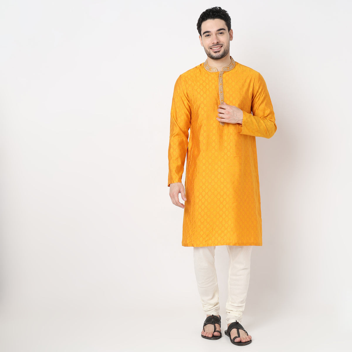 Regular Fit Embroidered Kurta